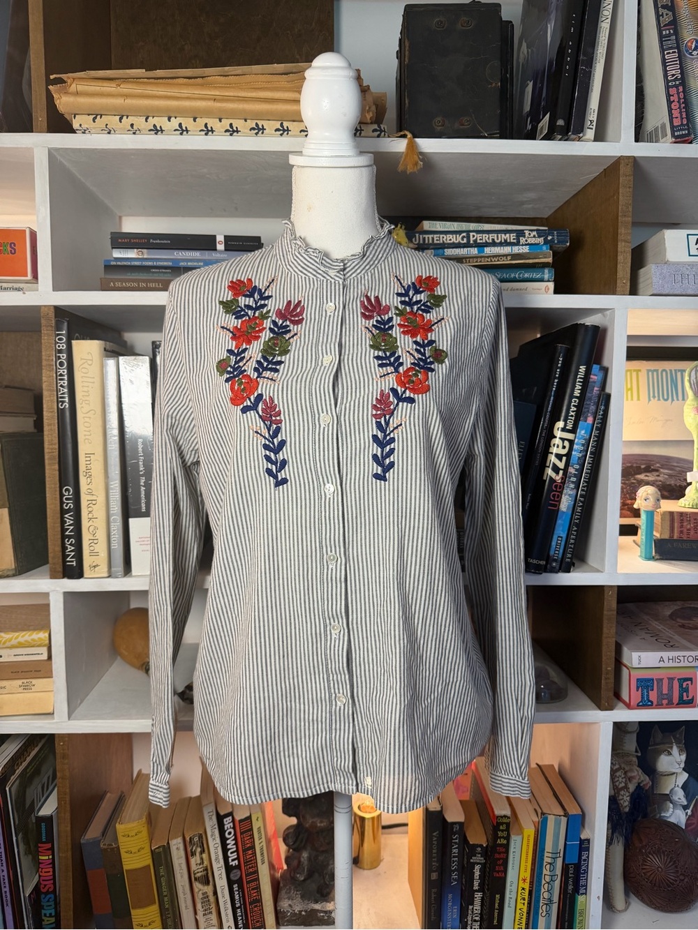 Striped Button-Front Women's Top with Floral Embroidery - Gray/White